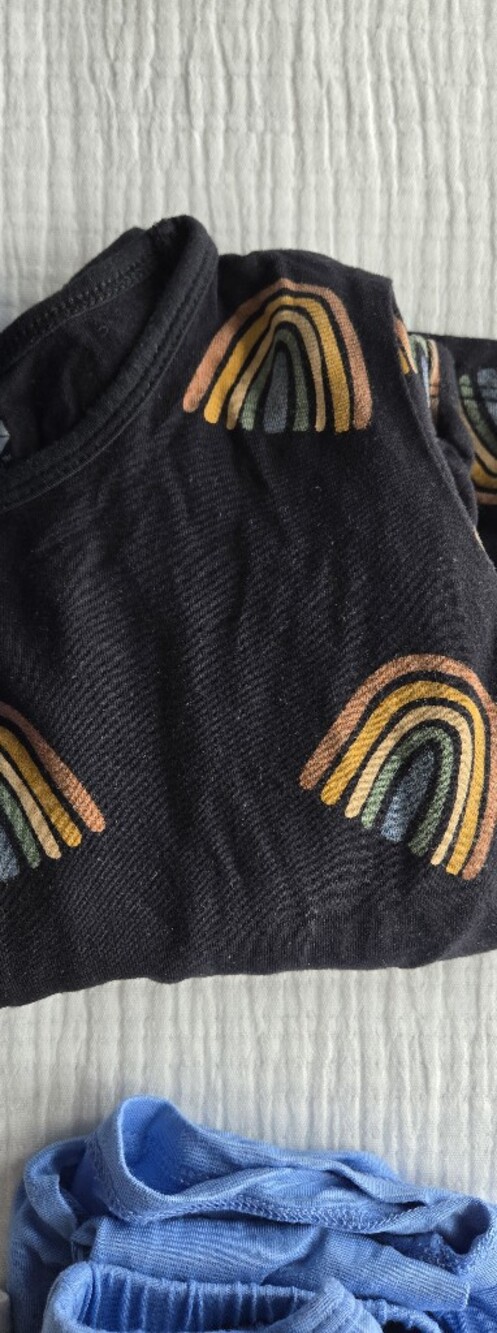 Kyte Baby Long Sleeve Pajamas in Rust Rainbow — 3T | EUC